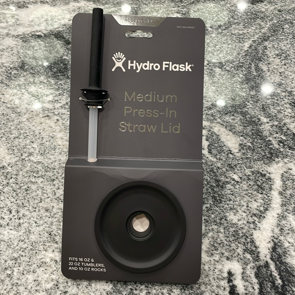 Brand new Hydro Flask medium press-in straw lid